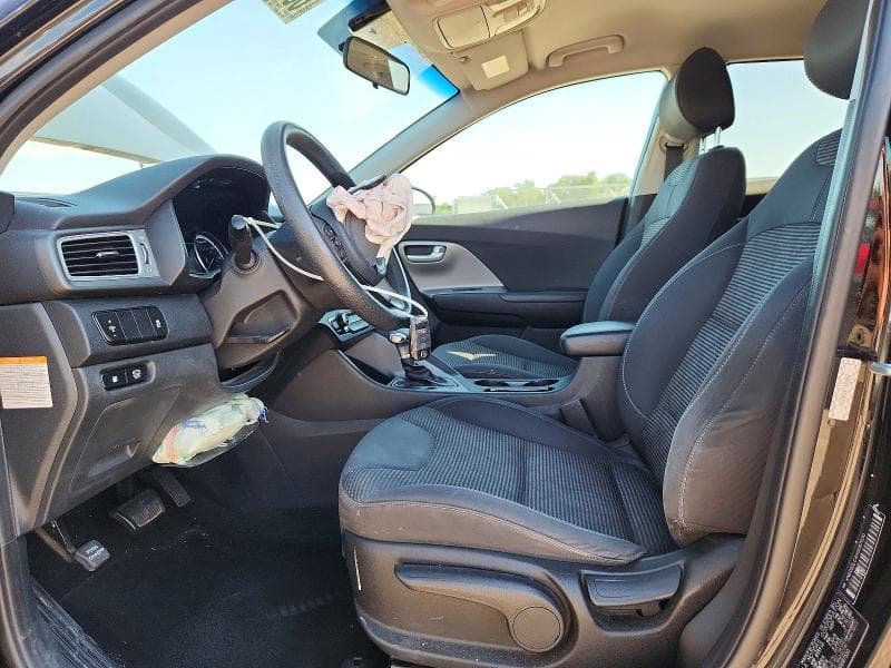2017 KIA NIRO LX 7