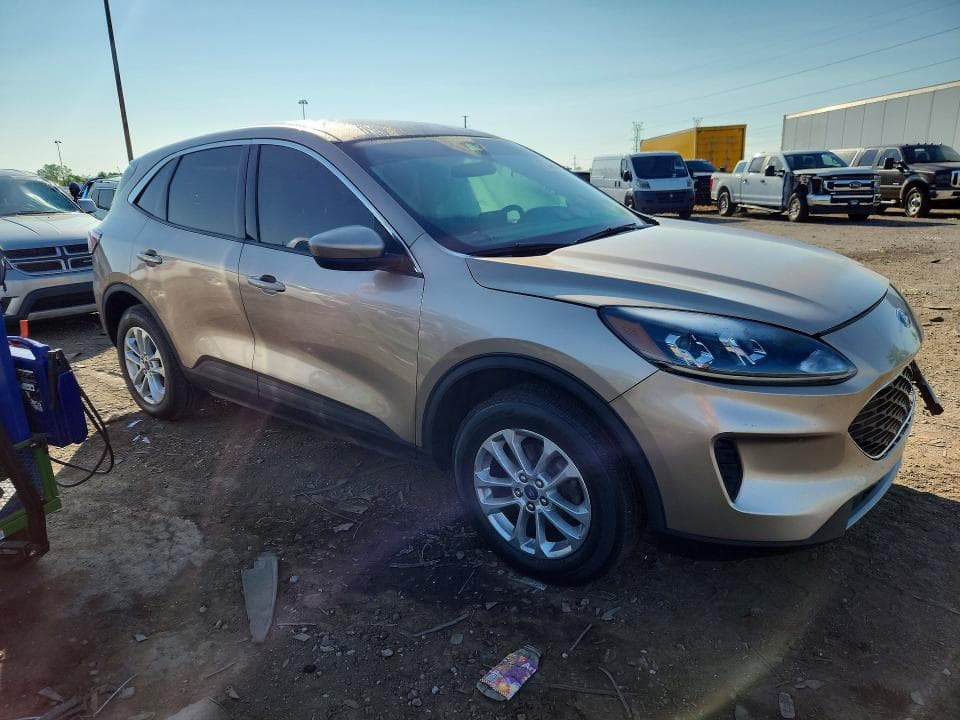 2021 FORD ESCAPE SE 4