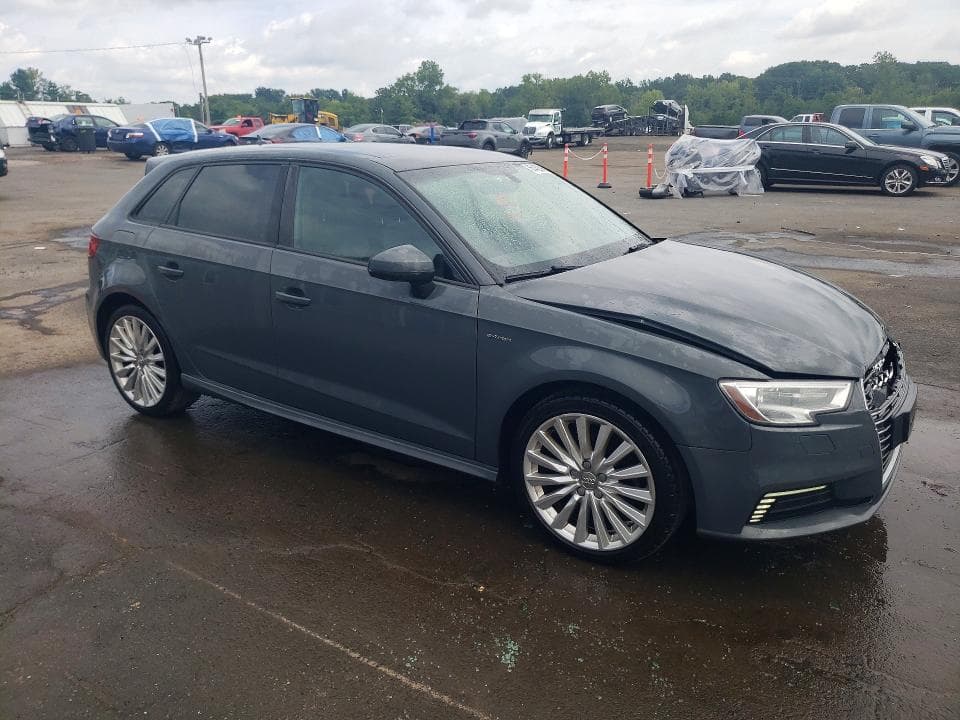 2017 AUDI A3 E-TRON PREMIUM 4