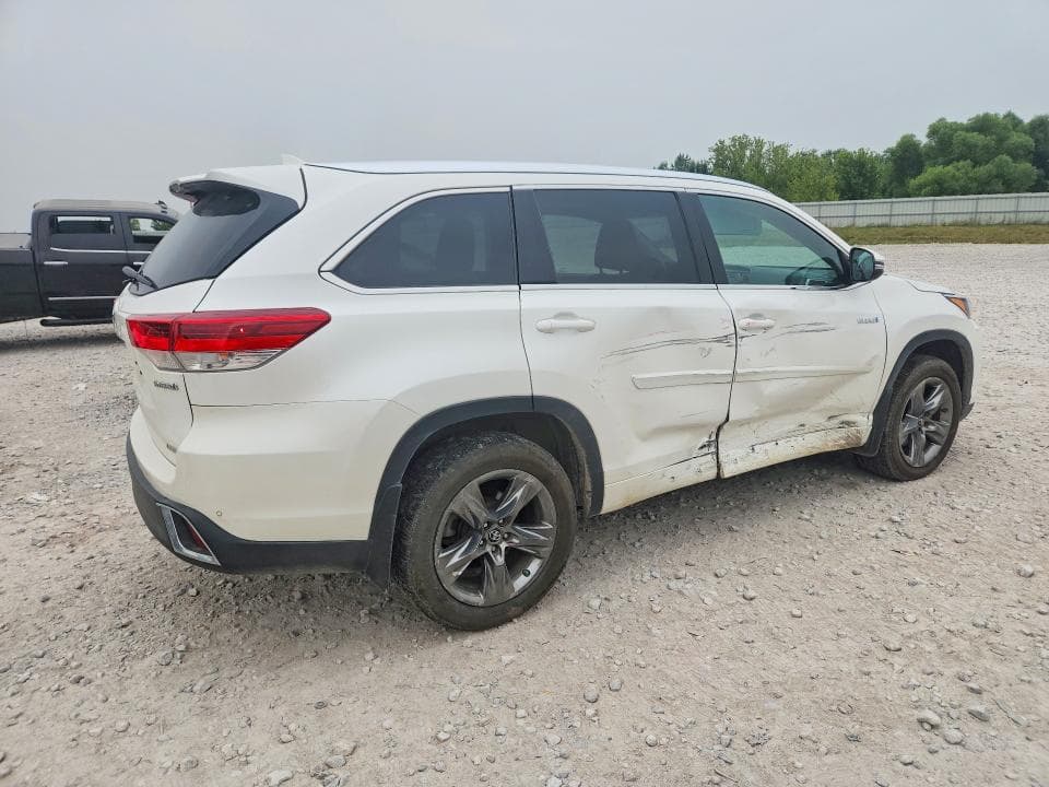 2017 TOYOTA HIGHLANDER HYBRID LIMITED PLATINUM 3