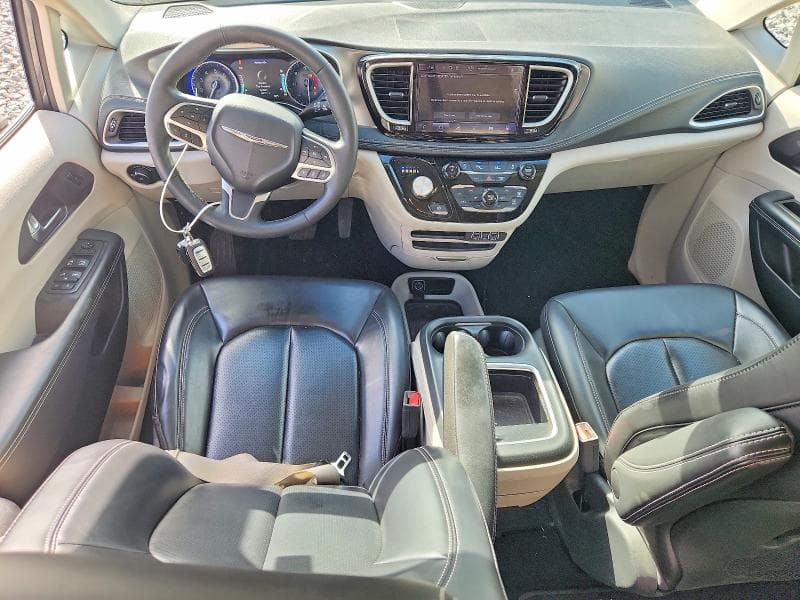2023 CHRYSLER PACIFICA TOURING L 8