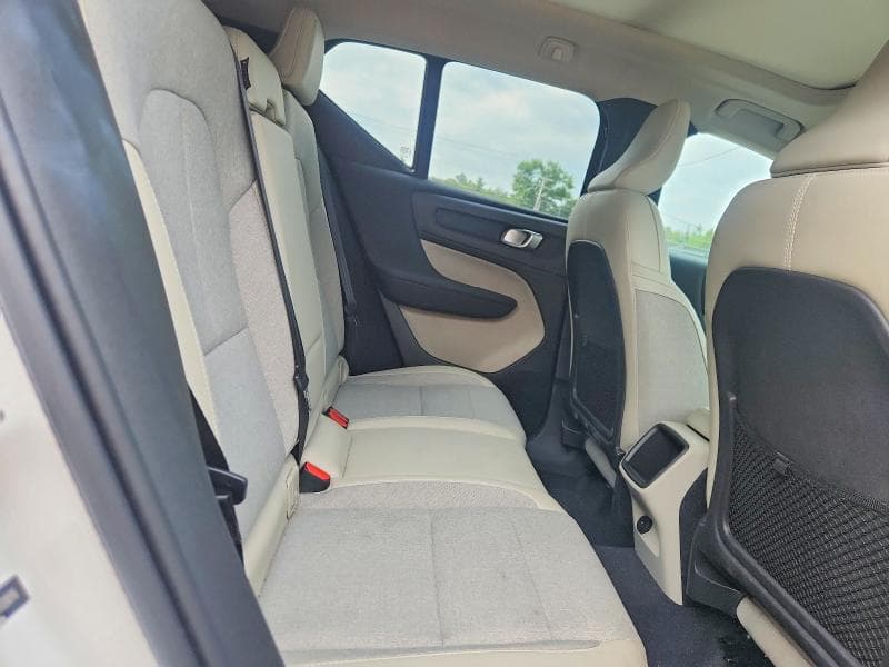 2020 VOLVO XC40 T5 MOMENTUM 10