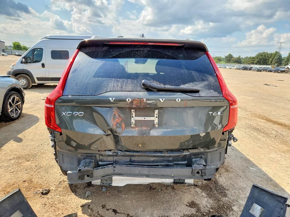 2018 VOLVO XC90 T6 6