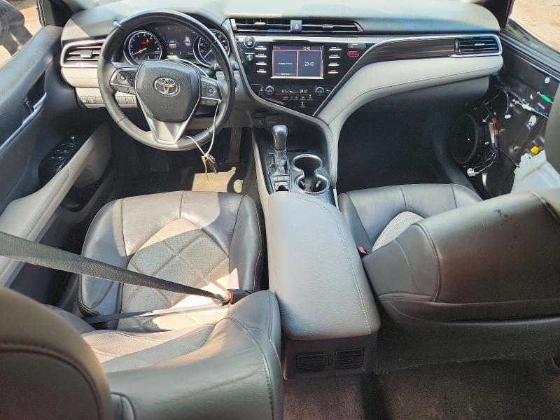 2018 TOYOTA CAMRY XLE 8