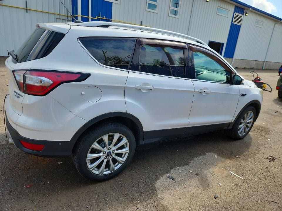 2017 FORD ESCAPE TITANIUM 3