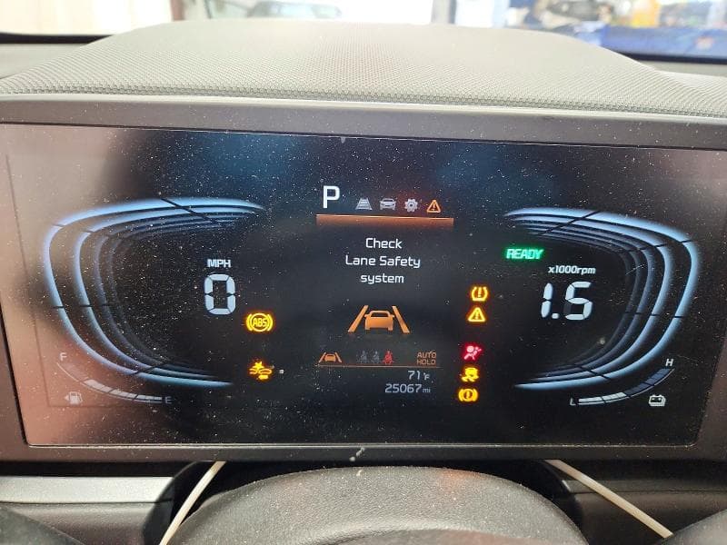 2025 KIA NIRO LX 9