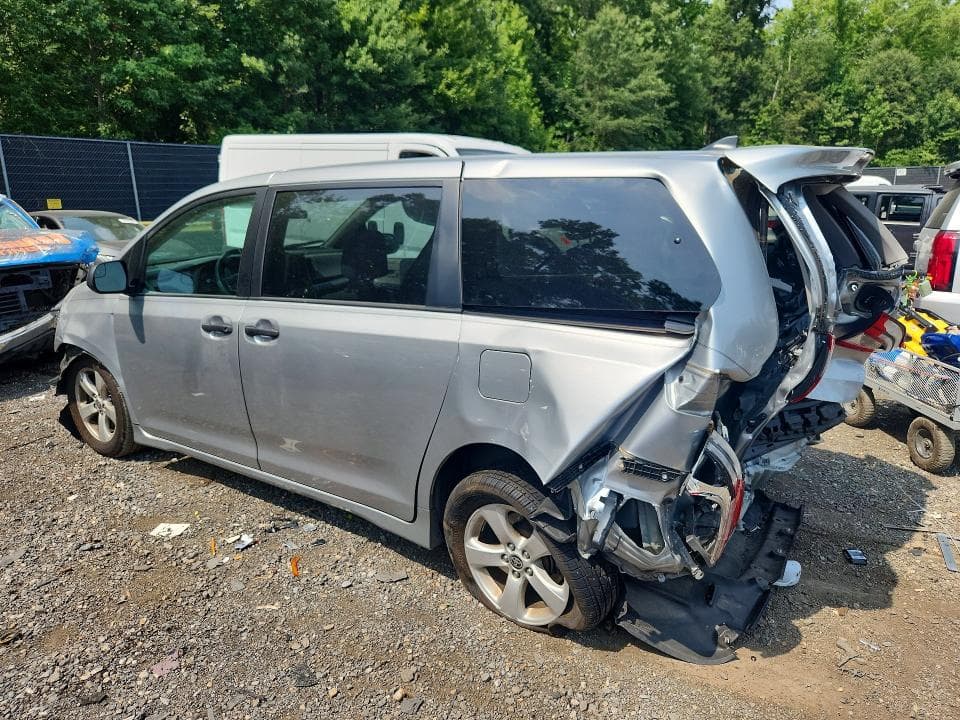 2020 TOYOTA SIENNA L 2