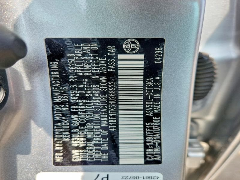 2017 TOYOTA CAMRY SE 13