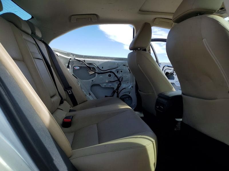 2017 LEXUS IS 300 10