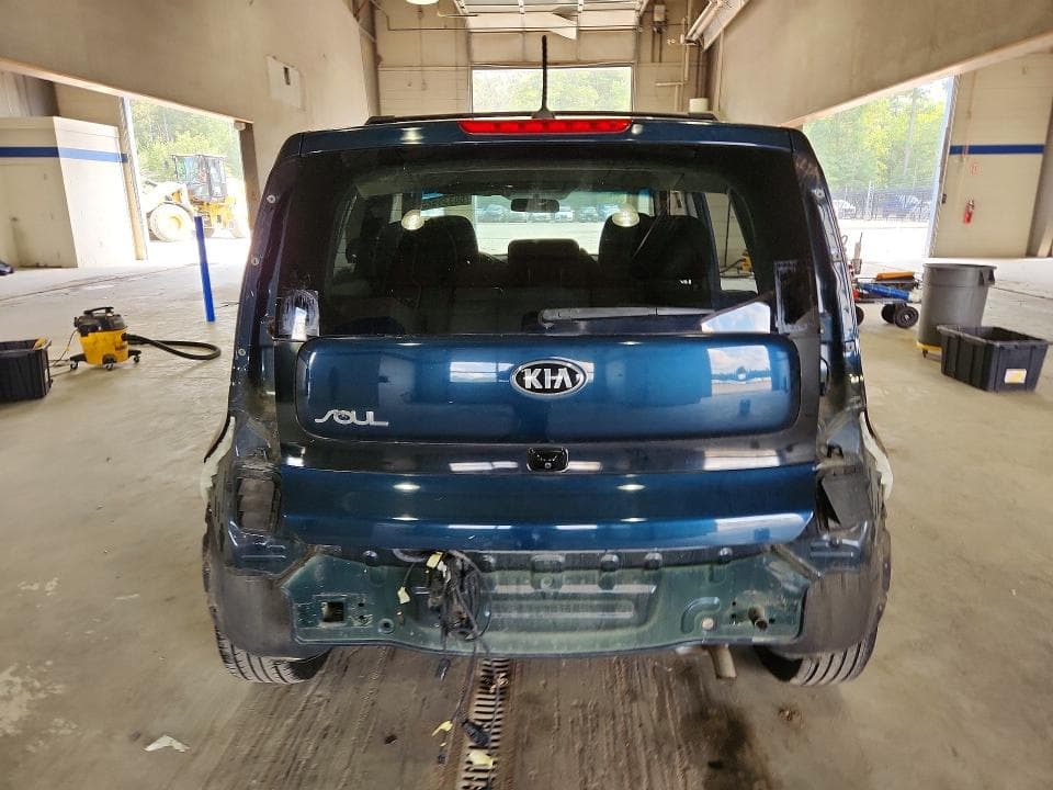 2019 KIA SOUL + 6