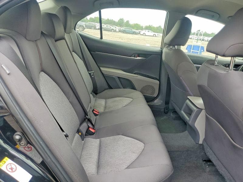 2018 TOYOTA CAMRY LE 10