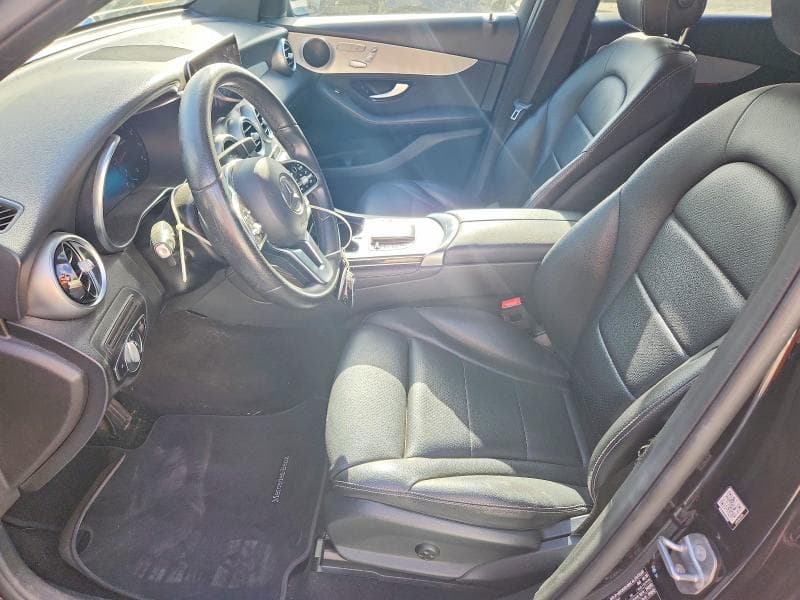 2020 MERCEDES-BENZ GLC 300 7