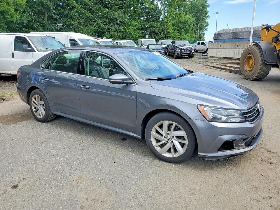 2018 VOLKSWAGEN PASSAT SE 4