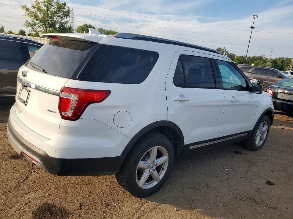 2017 FORD EXPLORER XLT 3