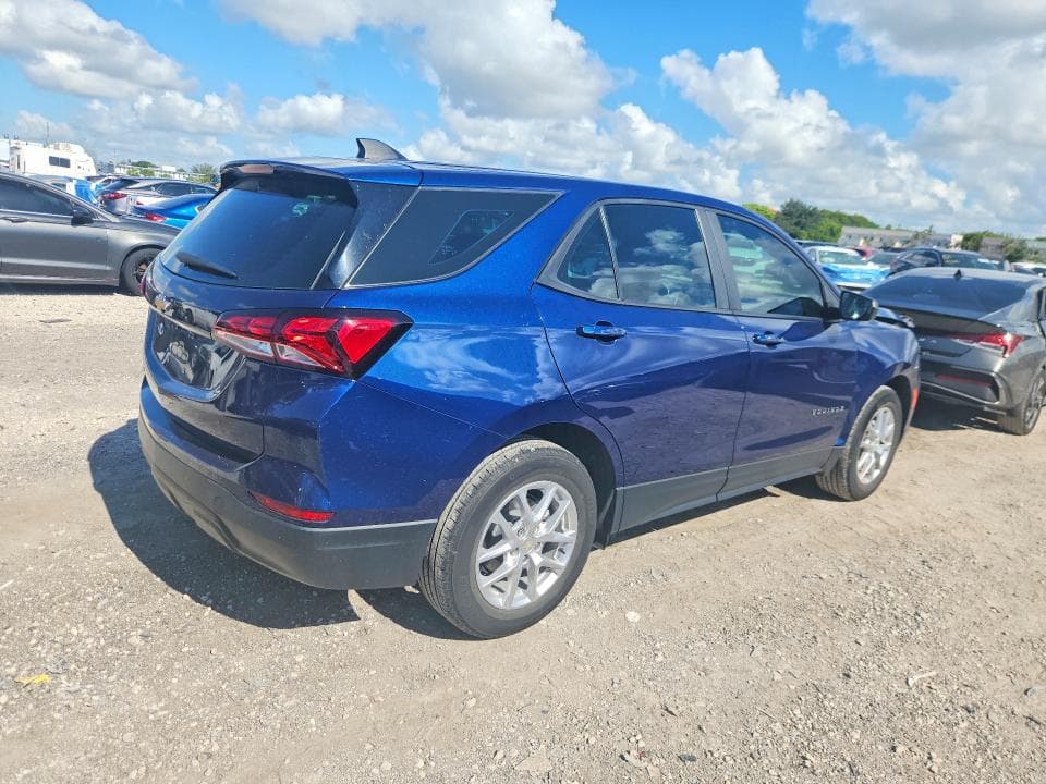 2023 CHEVROLET EQUINOX LS 3