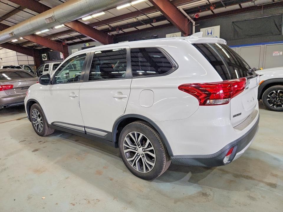 2017 MITSUBISHI OUTLANDER ES 2