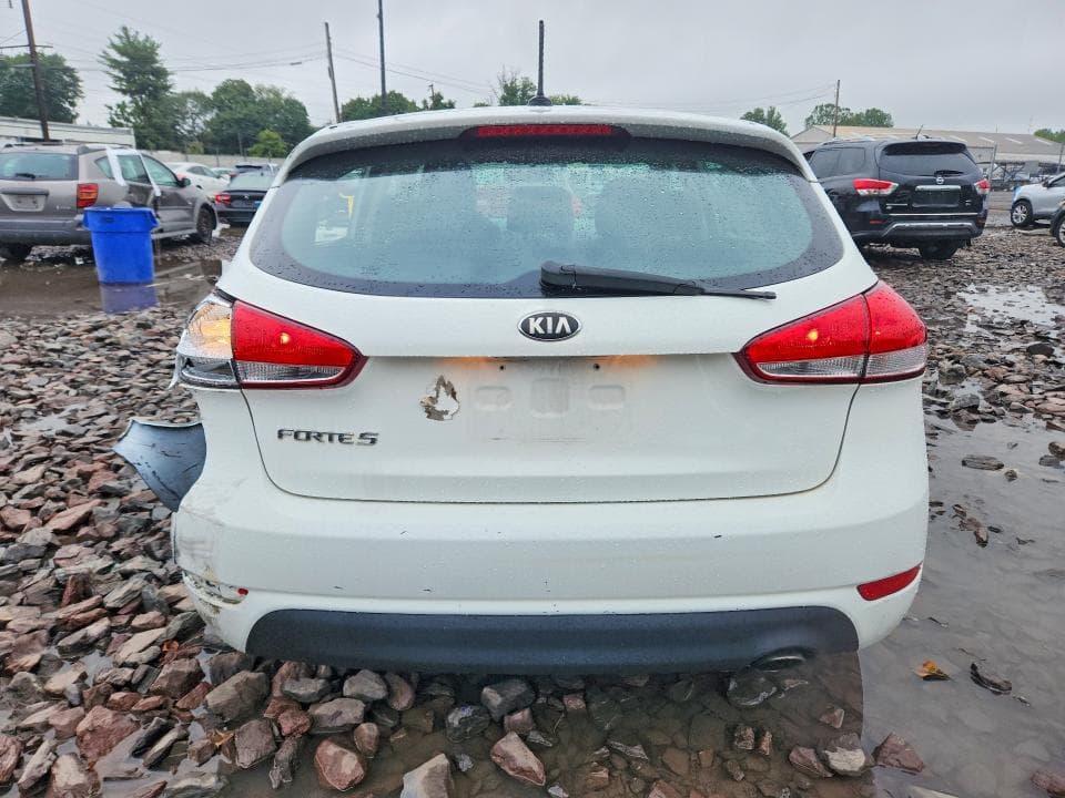 2017 KIA FORTE5 LX 6