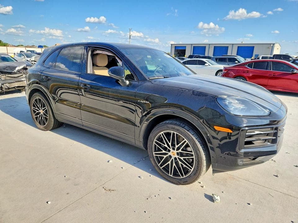 2024 PORSCHE CAYENNE E-HYBRID 4