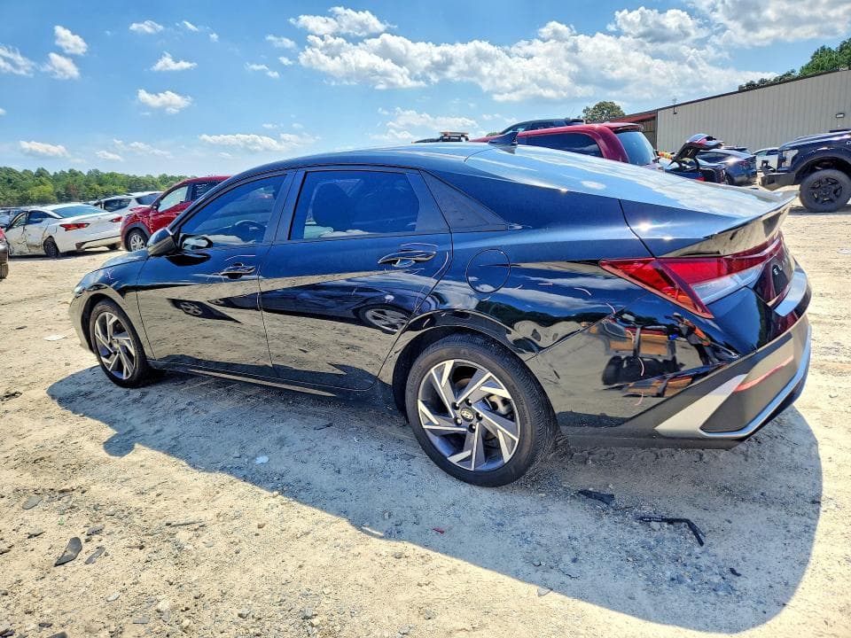 2025 HYUNDAI ELANTRA SEL SPORT 2