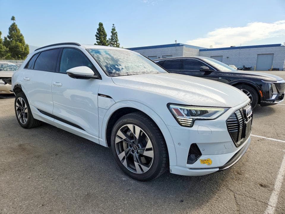 2021 AUDI E-TRON PREMIUM 4