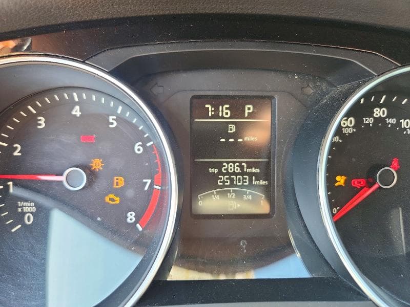2017 VOLKSWAGEN JETTA SPORT 9