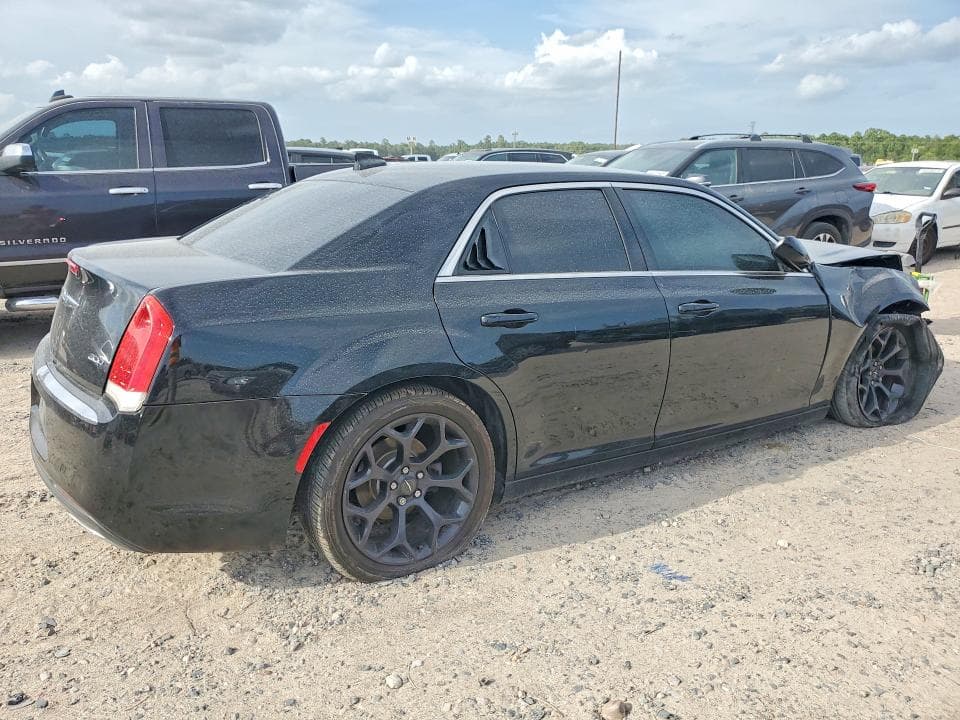 2017 CHRYSLER 300 LIMITED 3