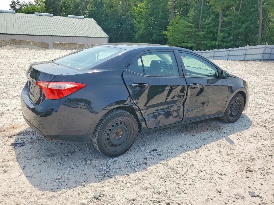 2017 TOYOTA COROLLA LE 3