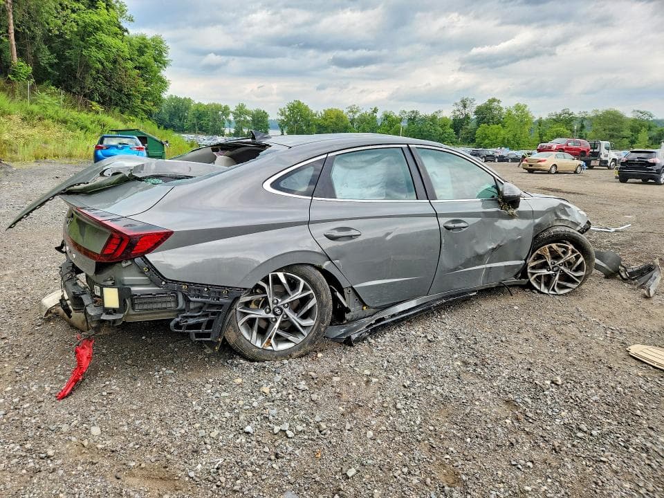 2023 HYUNDAI SONATA SEL 3