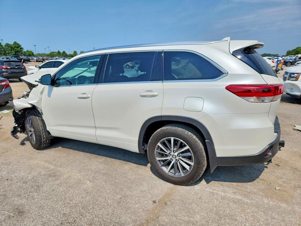 2018 TOYOTA HIGHLANDER XLE 2