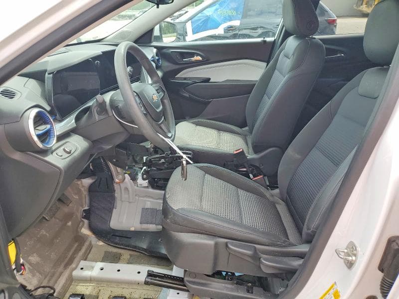 2025 CHEVROLET TRAX 1LT 7