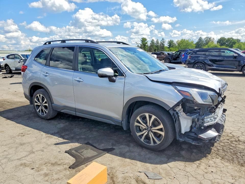 2023 SUBARU FORESTER LIMITED 4