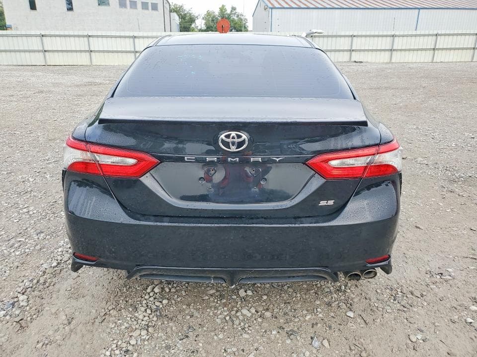 2018 TOYOTA CAMRY SE 6