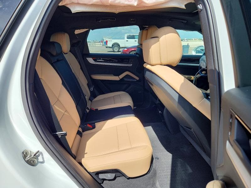 2026 PORSCHE CAYENNE 11
