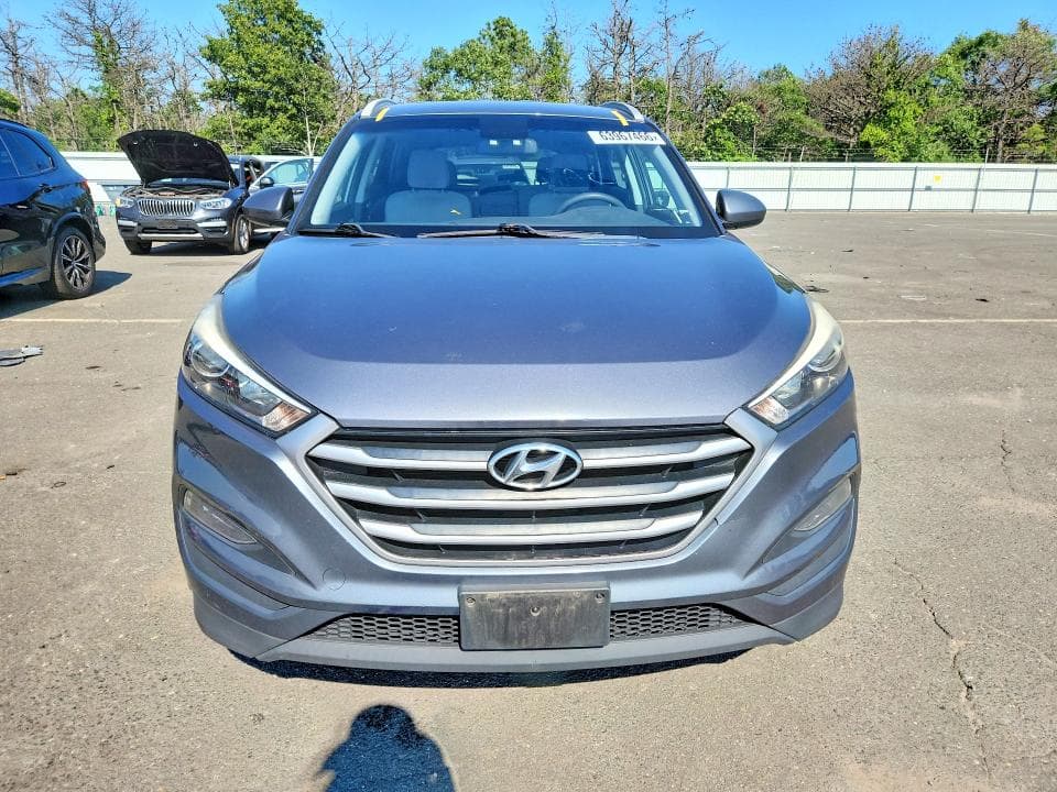 2017 HYUNDAI TUCSON SE 5