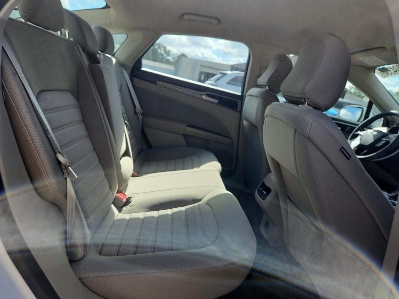 2020 FORD FUSION SE 10