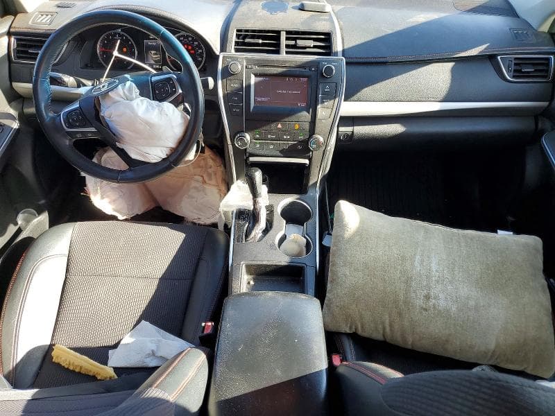 2017 TOYOTA CAMRY SE 8