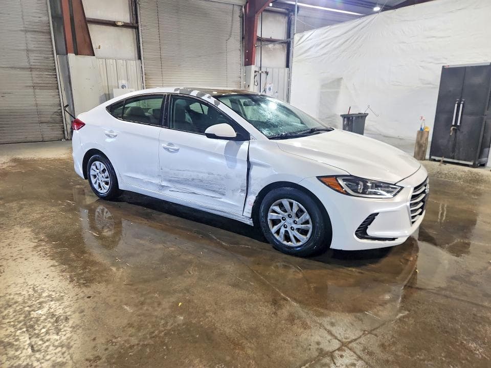2017 HYUNDAI ELANTRA SE 4