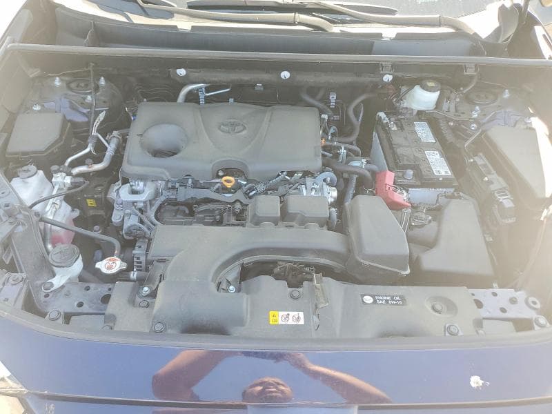 2025 TOYOTA RAV4 XLE 12