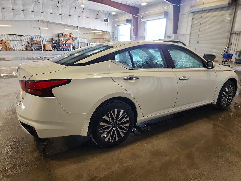 2023 NISSAN ALTIMA SV 3