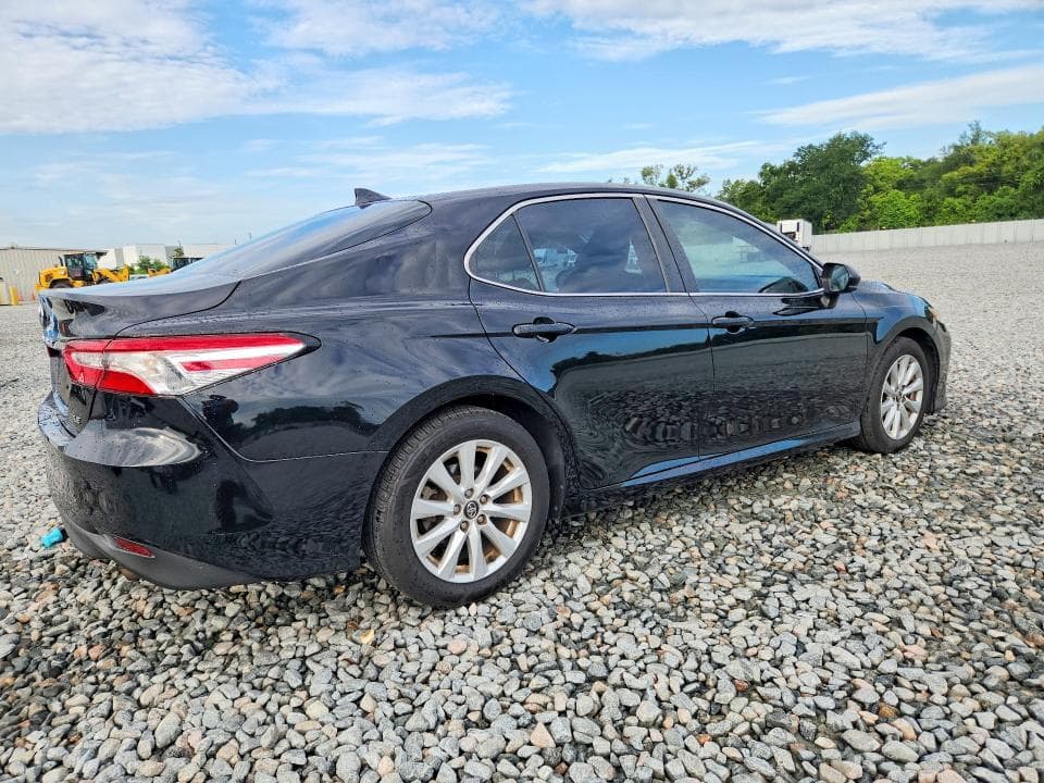 2019 TOYOTA CAMRY LE 3
