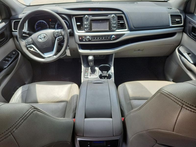2019 TOYOTA HIGHLANDER LE 8