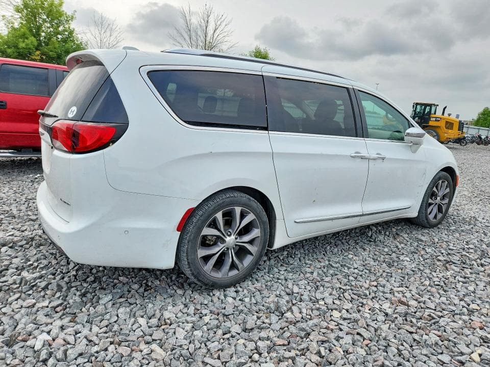 2017 CHRYSLER PACIFICA LIMITED 3