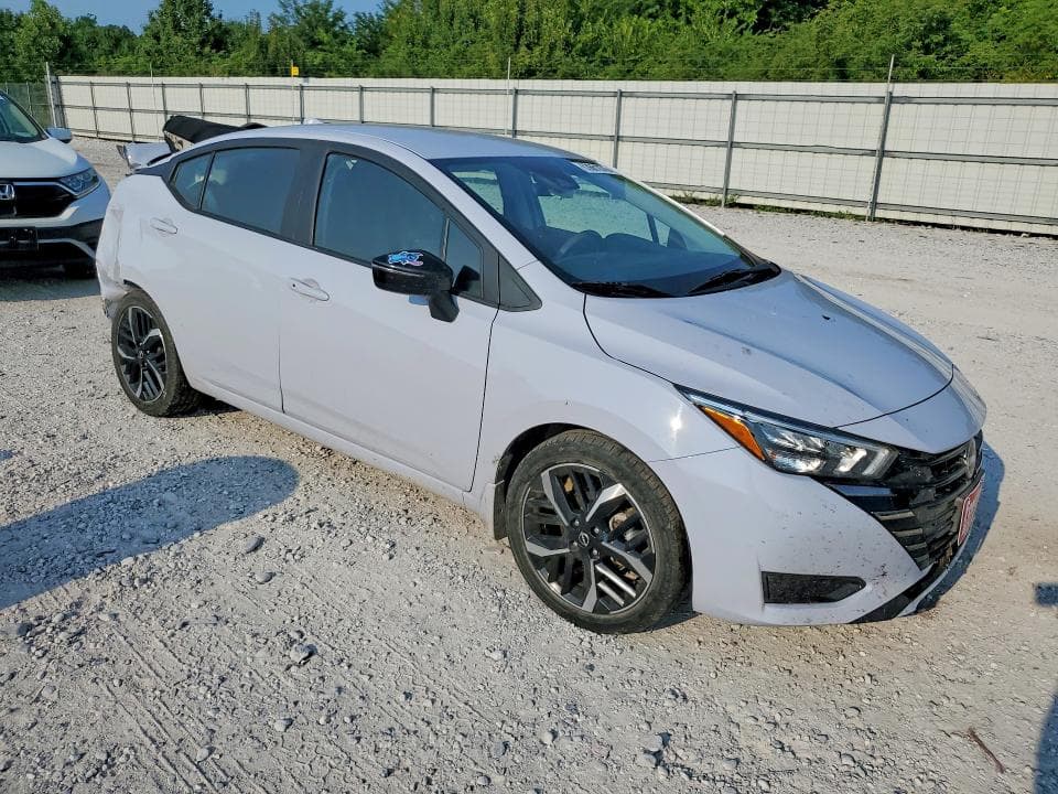 2023 NISSAN VERSA SR 4