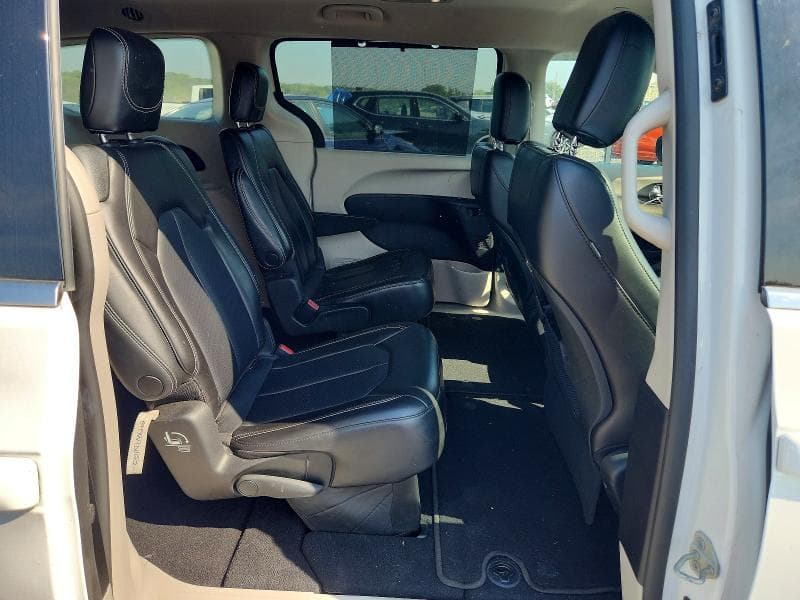 2023 CHRYSLER PACIFICA TOURING L 11