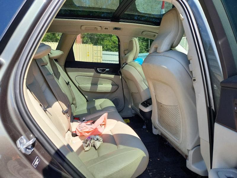 2019 VOLVO XC60 T5 INSCRIPTION 11