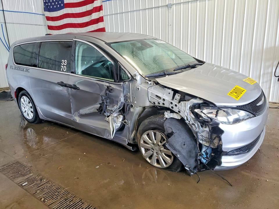 2021 CHRYSLER VOYAGER L 4