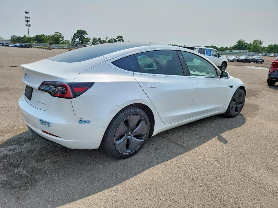 2020 TESLA MODEL 3 3