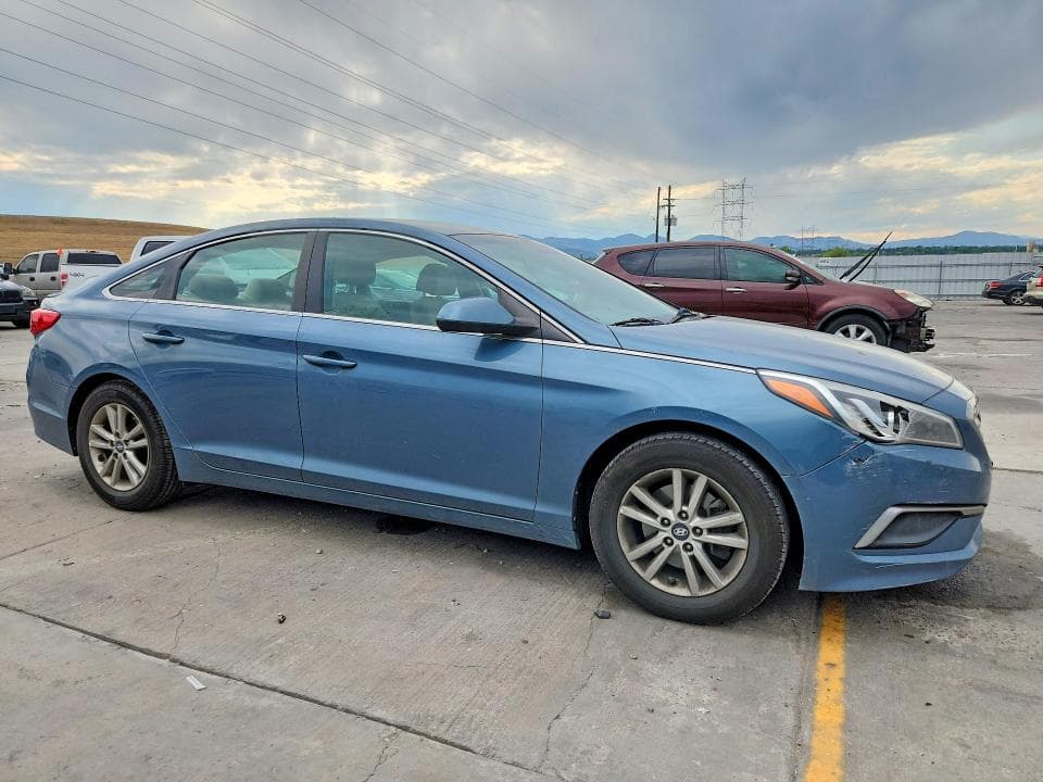 2017 HYUNDAI SONATA SE 4