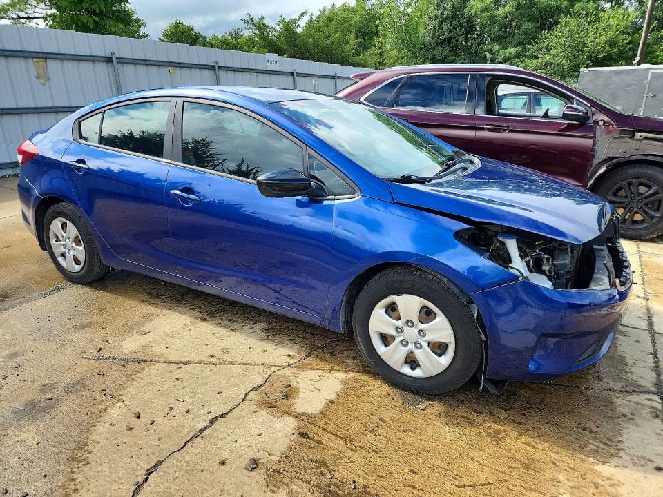 2017 KIA FORTE LX 4