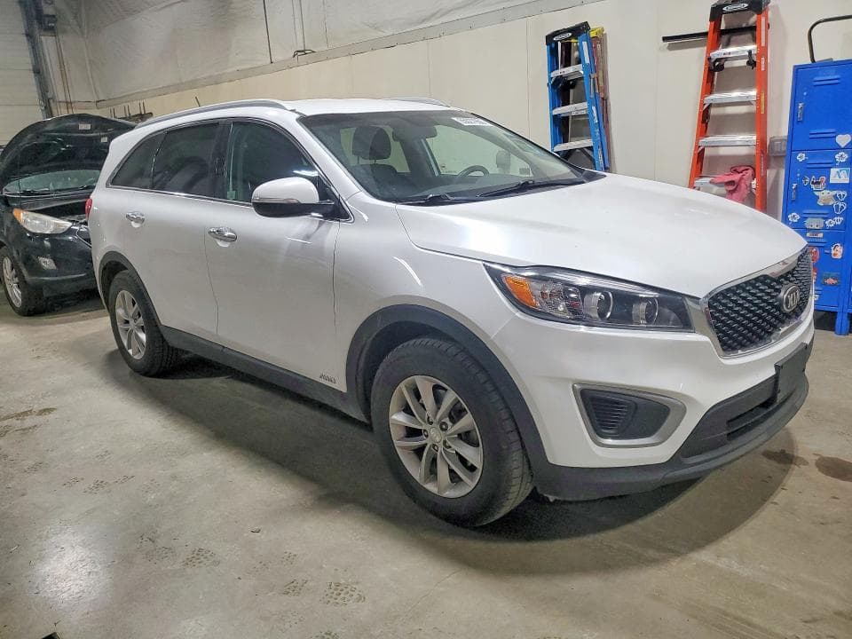 2017 KIA SORENTO LX 4